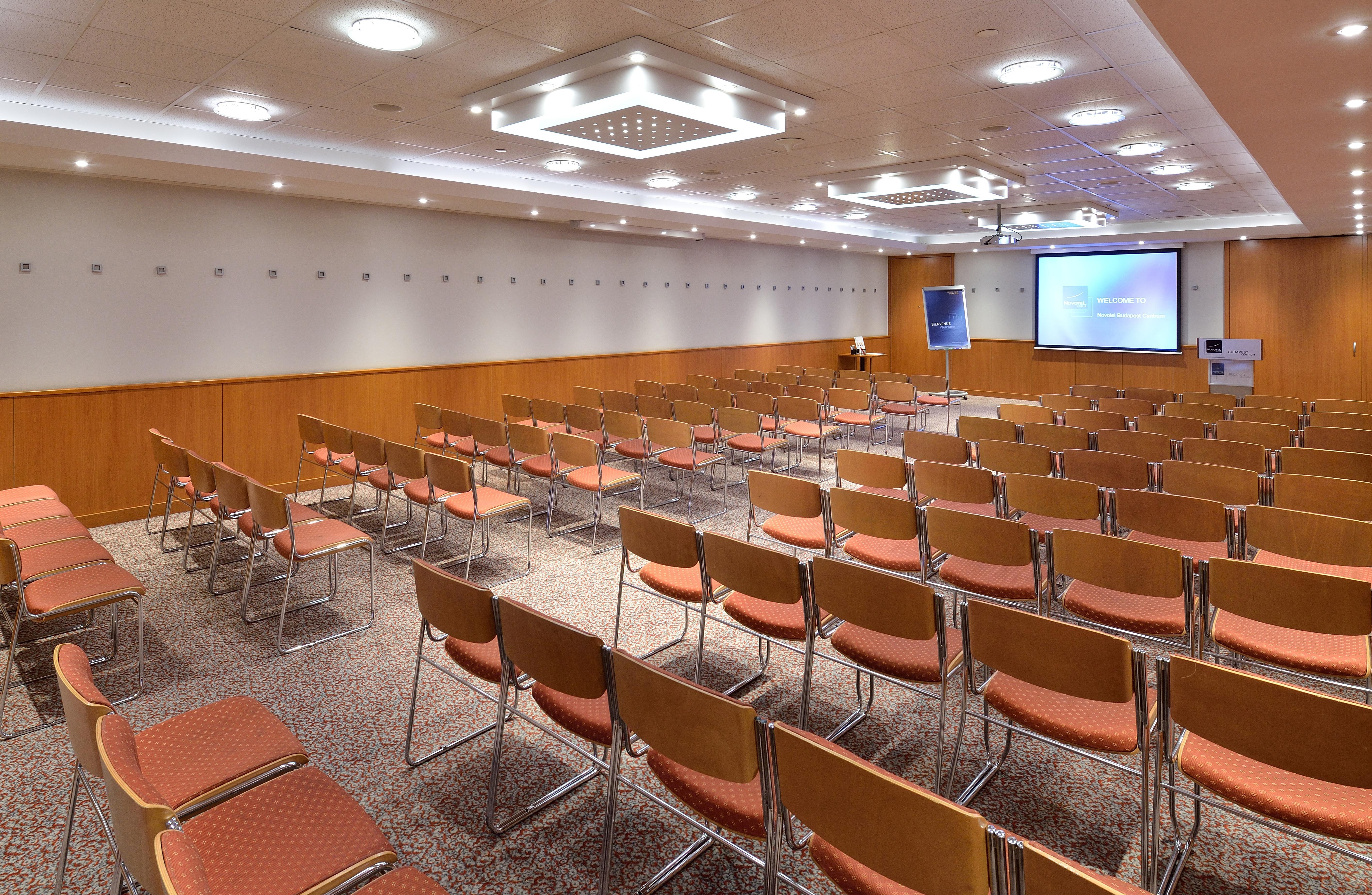 Moevenpick Hotel Budapest Centre Esterno foto