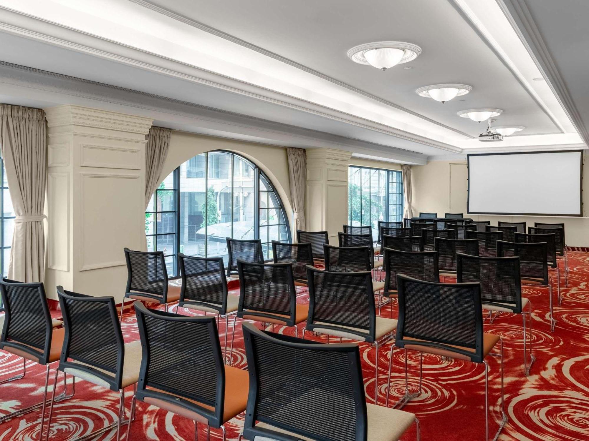 Moevenpick Hotel Budapest Centre Esterno foto